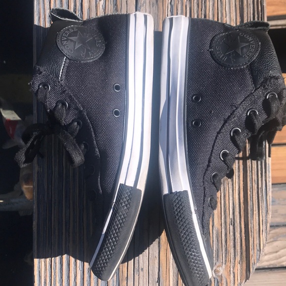 Converse Other - ⬇️$70 Chuck Taylor Street Mid Converse (Unisex)